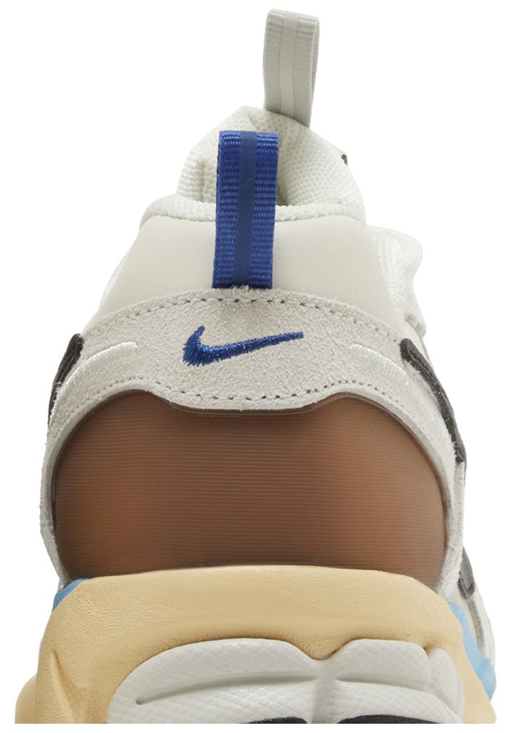 Wmns Air Zoom Vomero 5 Designed by Japan