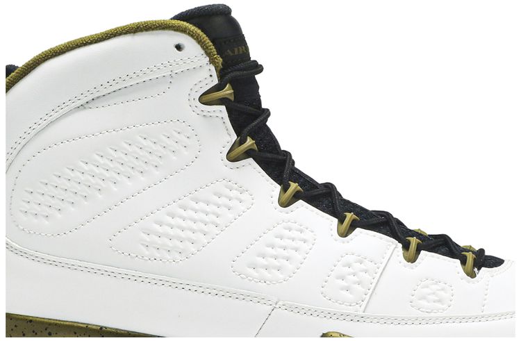 Air Jordan 9 Retro Statue