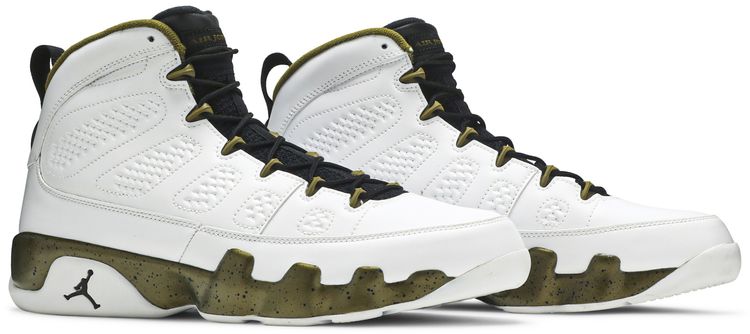 Air Jordan 9 Retro Statue