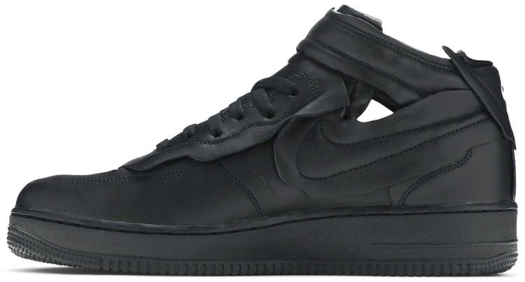Comme des Garcons x Air Force 1 Mid Triple Black