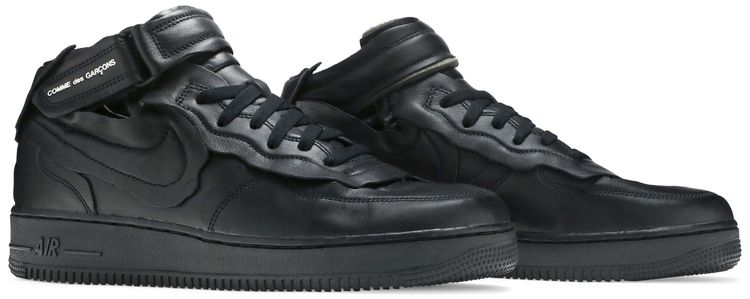 Comme des Garcons x Air Force 1 Mid Triple Black