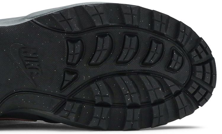 Nike Manoa Leather SE Black Active Fuschia