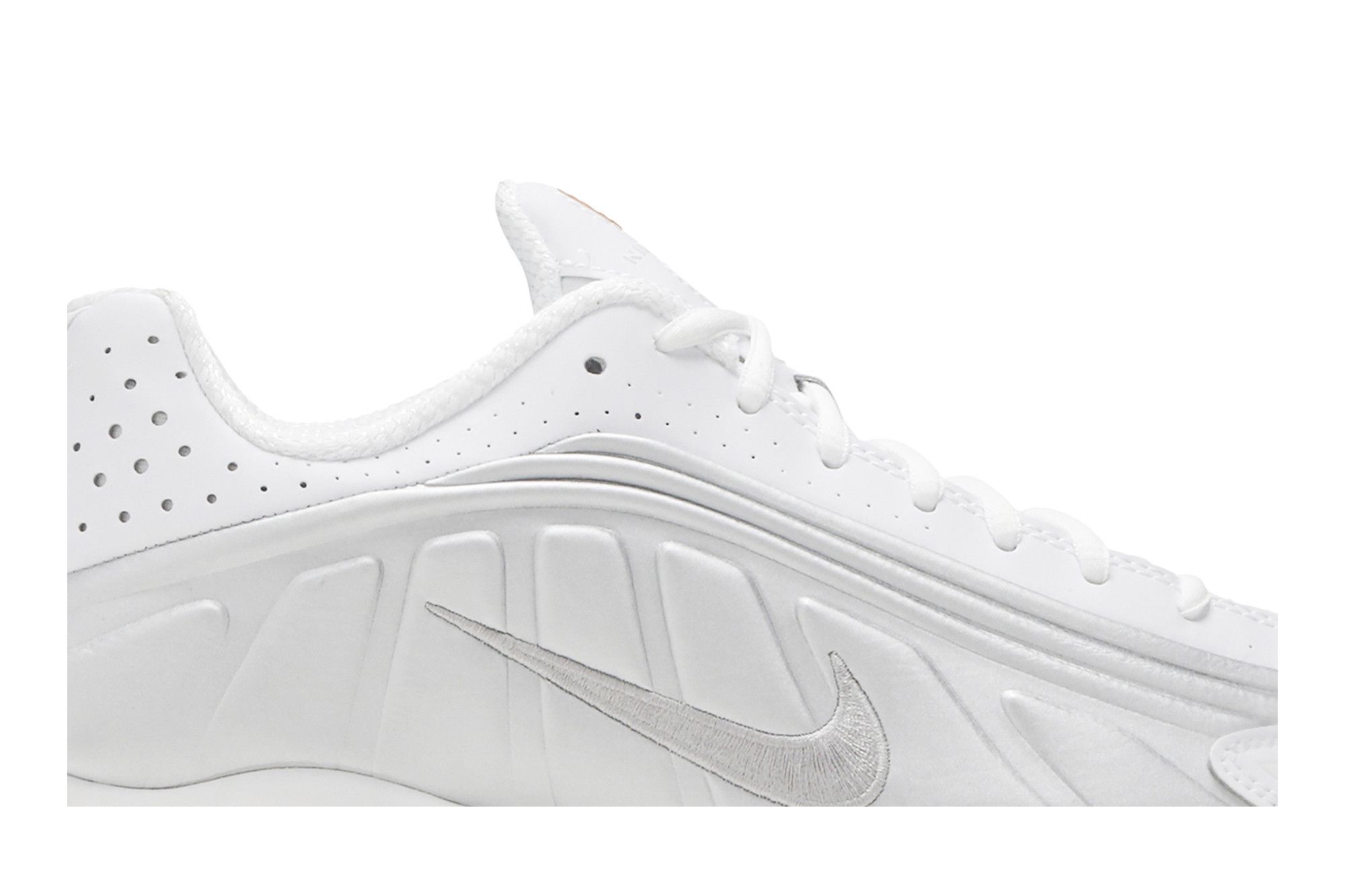 ホワイトフレア　1box NIKE SHOX R4 WHITE/WHITE-METALLIC SILVER-MAX ORANGE（ナイキ
