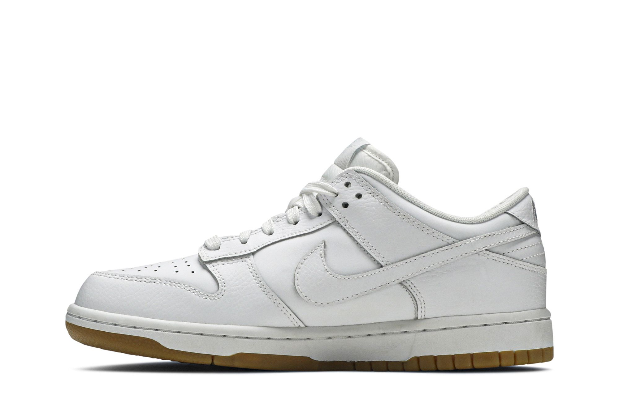 初期 NIKE DUNK GUM SOLE SB  jordan 1 28.5 This Nike SB Dunk Low Comes In Court Purple Gum