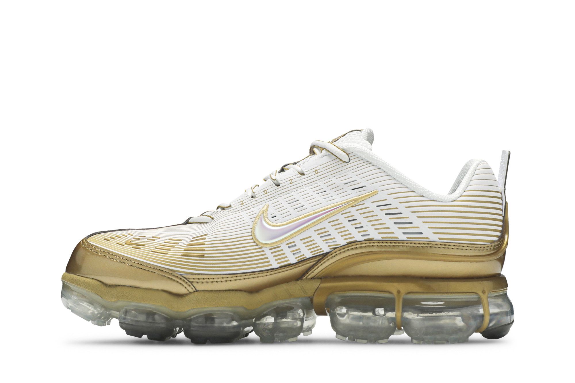 nike running vapormax 19 trainers in white and gold