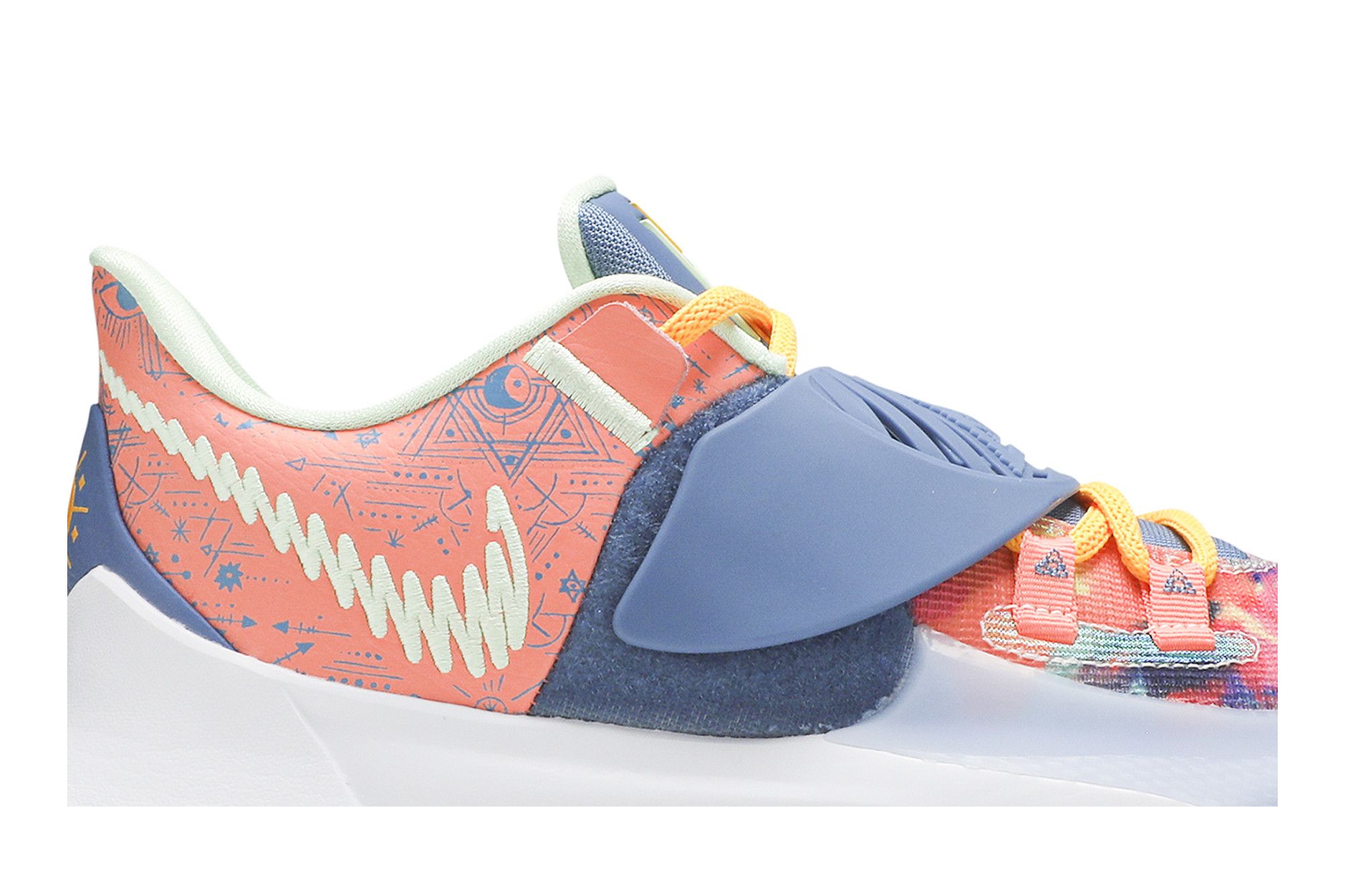 Size 4.0 Kyrie Low 3 Tie Dye