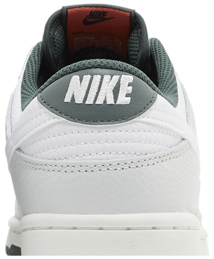 Nike Dunk Low SE Photon Dust Vintage Green