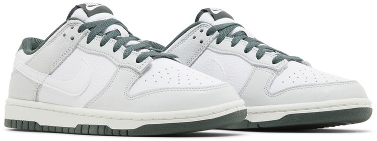 Nike Dunk Low SE Photon Dust Vintage Green