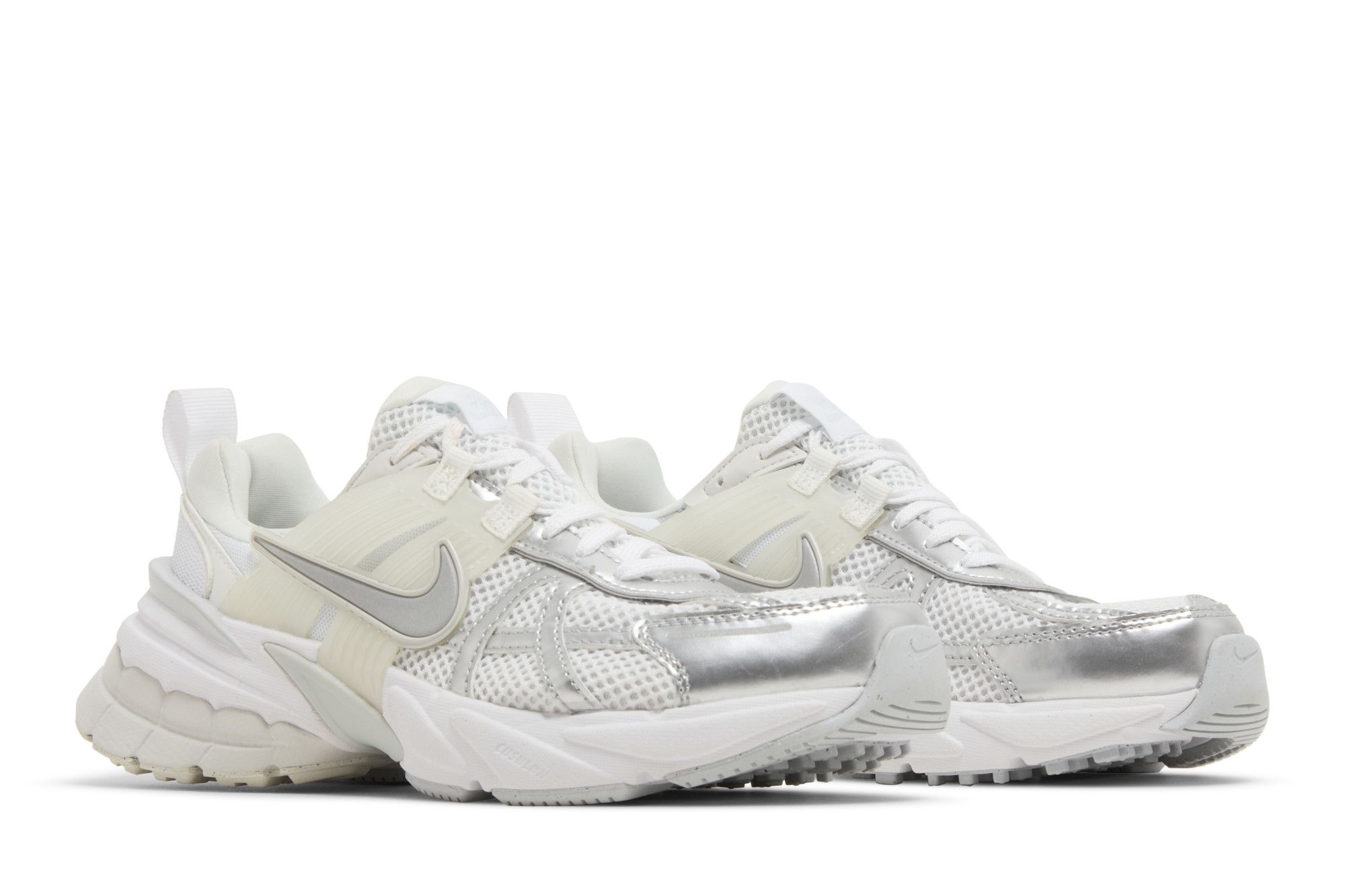 スニーカー [NIKE] V2K Run Summit White llic Silver FD0736-104 Nike V2K Run Women's Shoes. Nike.com