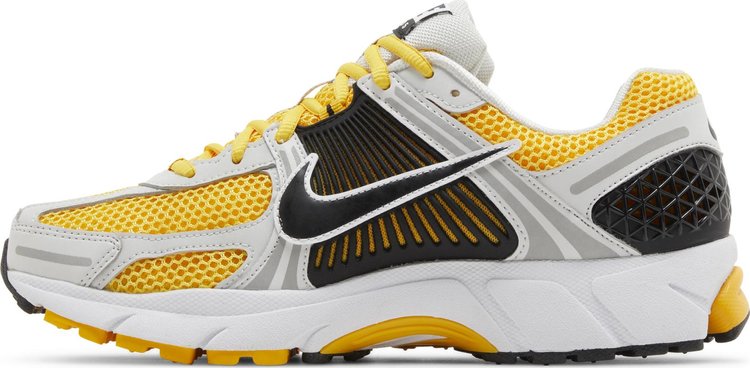 Air Zoom Vomero 5 University Gold