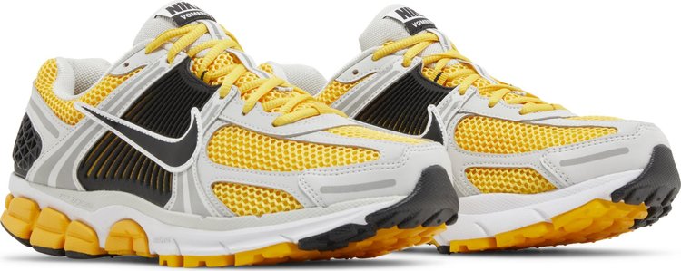 Air Zoom Vomero 5 University Gold