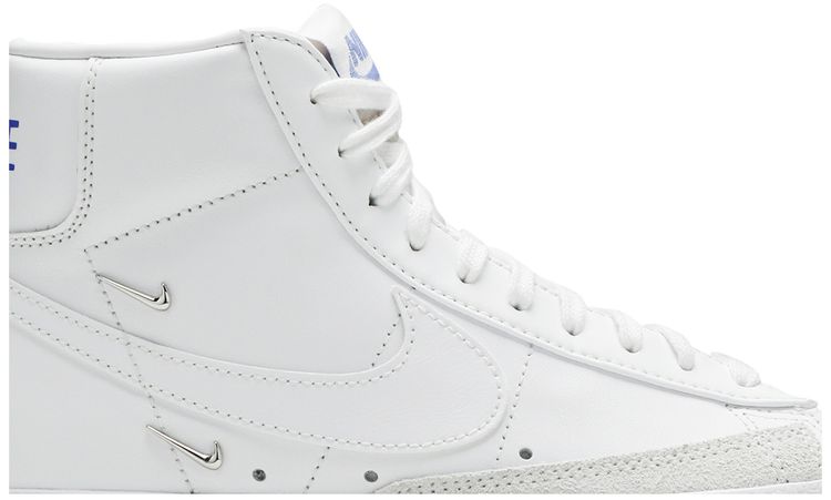 Nike Wmns Blazer Mid 77 SE Sisterhood   White Metallic Silver