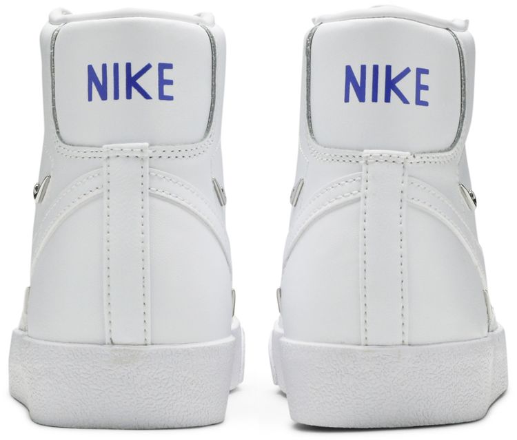 Nike Wmns Blazer Mid 77 SE Sisterhood   White Metallic Silver