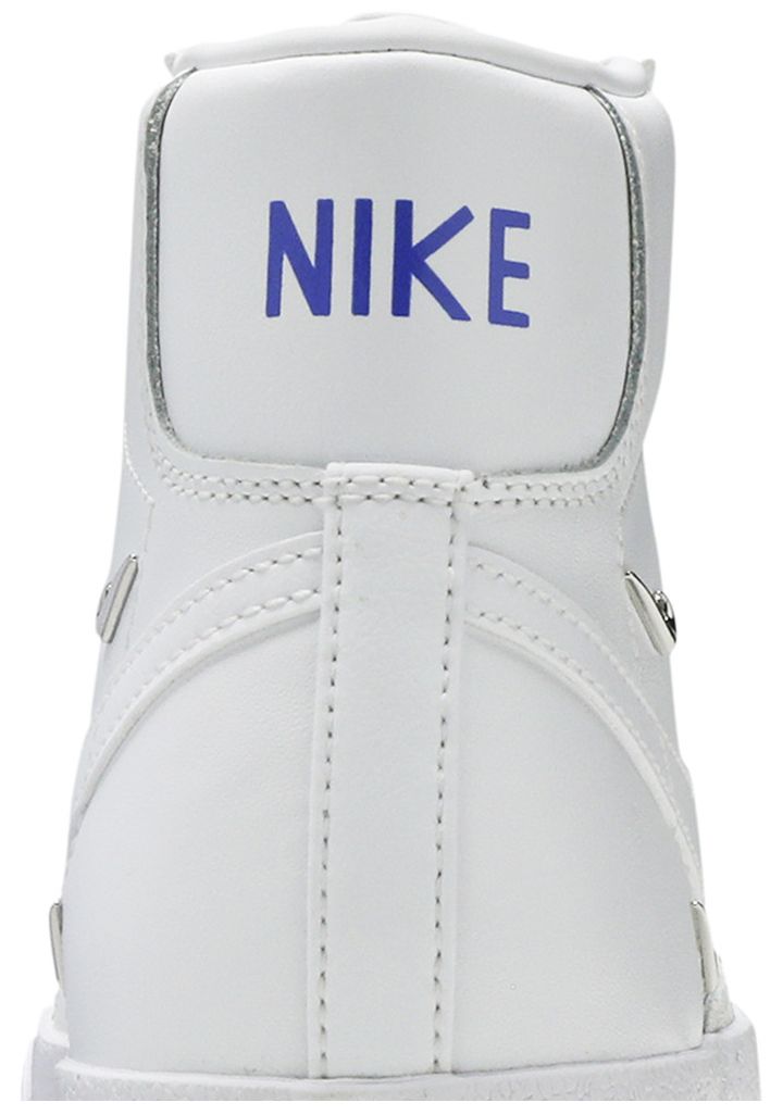 Nike Wmns Blazer Mid 77 SE Sisterhood   White Metallic Silver