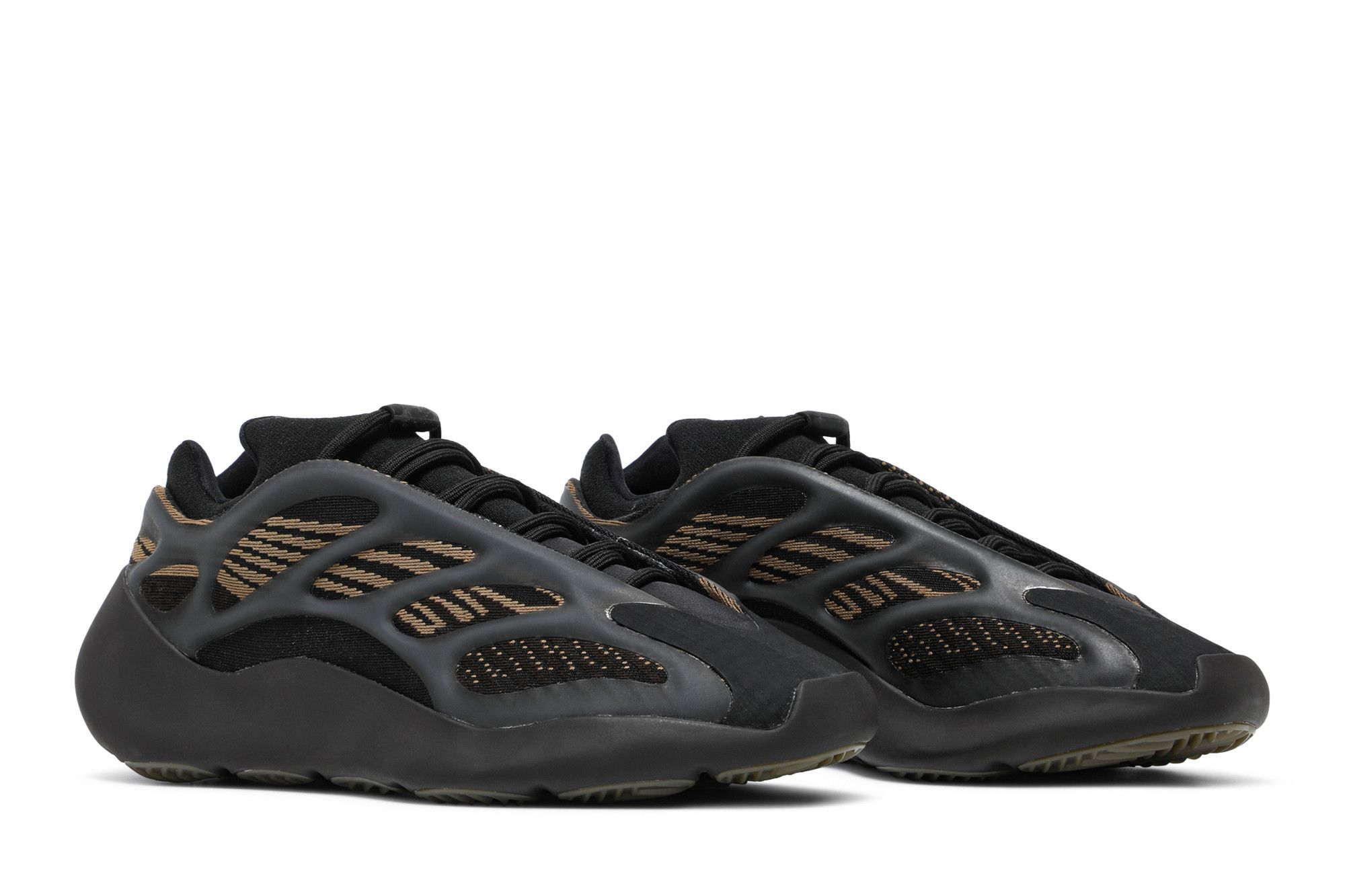 Yeezy 700 brown 2025