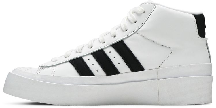 424 x Pro Model Cloud White