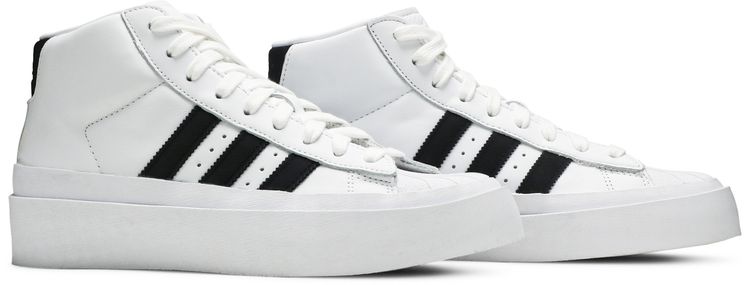 424 x Pro Model Cloud White