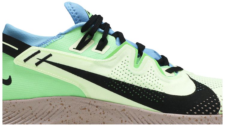 Nike Pegasus Trail 2 Barely Volt