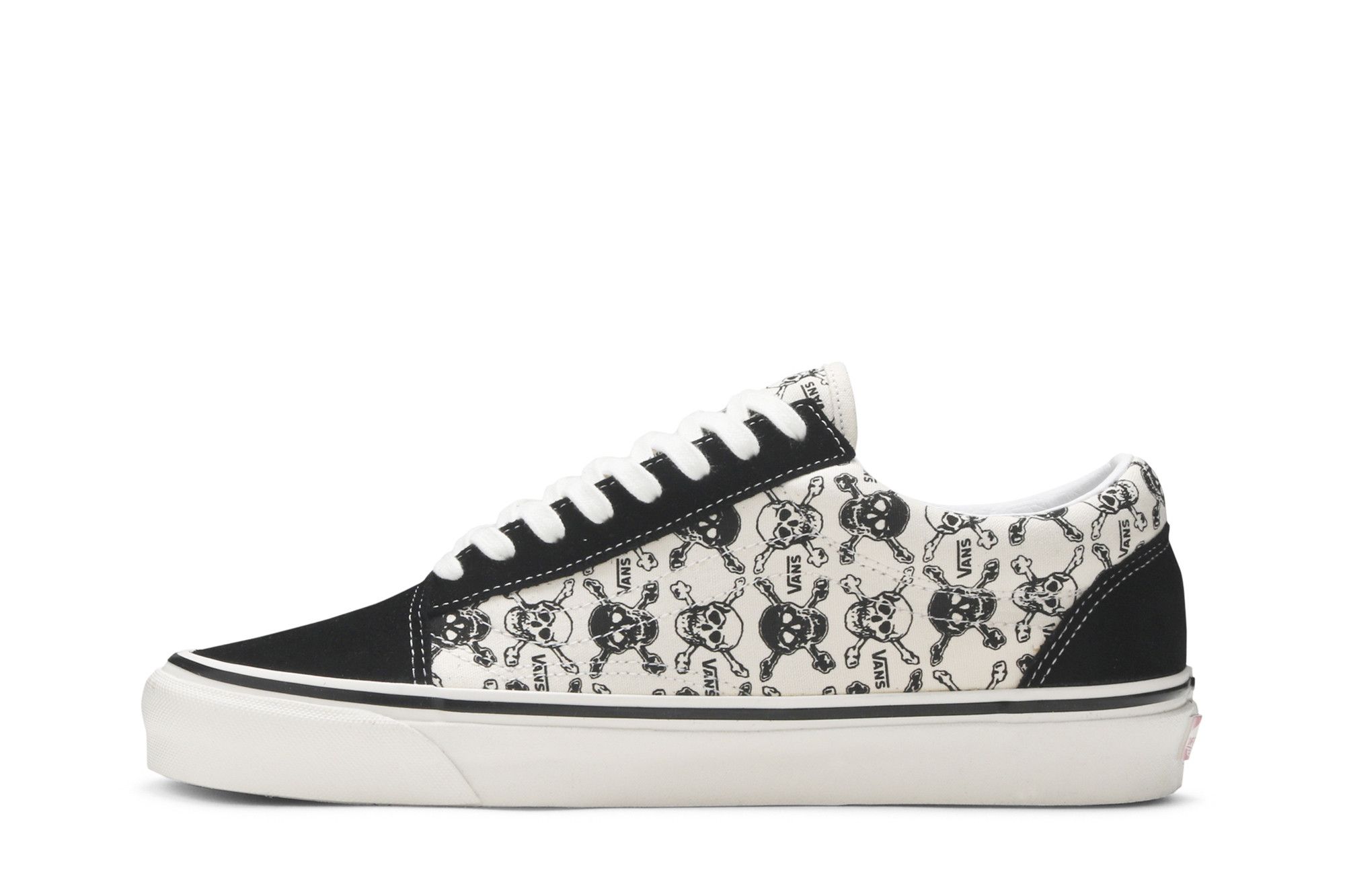 Buy Old Skool 36 DX 'Skulls' - VN0A38G2X7Y | GOAT