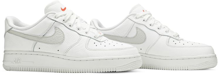 Nike Wmns Air Force 1 07 Light Bone