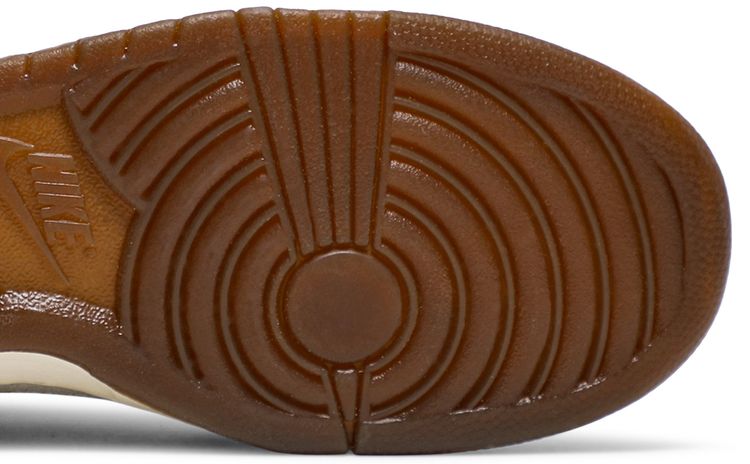 Nike Bodega x Dunk High Friends  Family