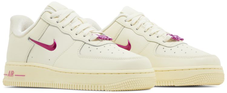 Nike Wmns Air Force 1 07 SE Dance   Playful Pink