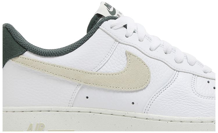 Nike Air Force 1 07 LV8 Vintage Green
