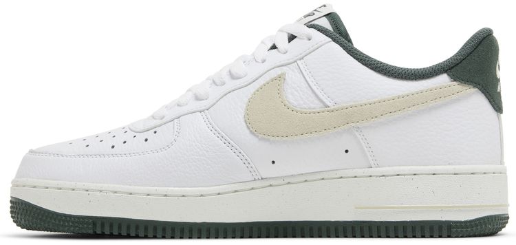 Nike Air Force 1 07 LV8 Vintage Green