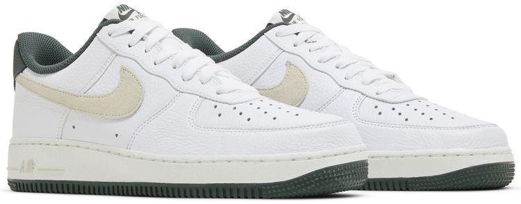 Nike Air Force 1 07 LV8 Vintage Green