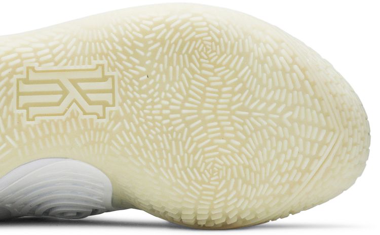 Nike Kyrie Low 3 Eclipse