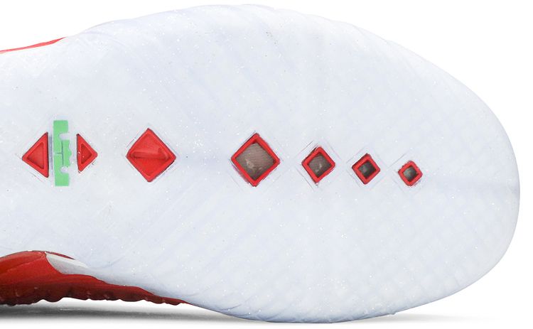 Nike LeBron 18 X Mas In LA