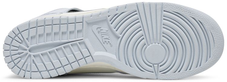 Wmns Dunk High Football Grey