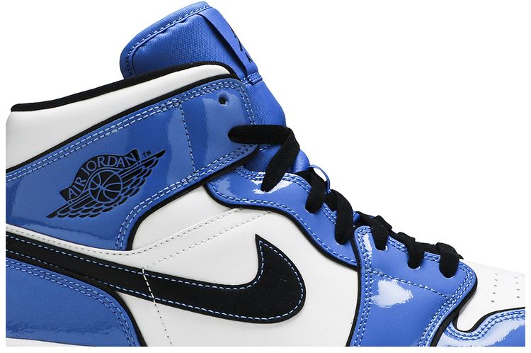 Air Jordan 1 Mid SE Signal Blue