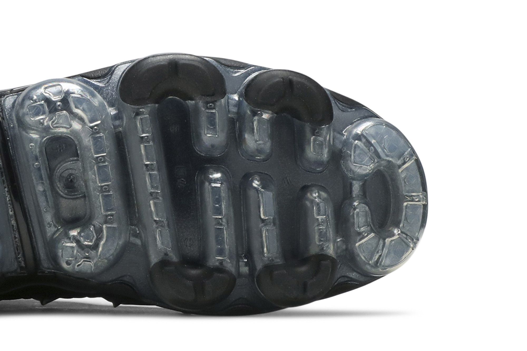 black vapormax plus flyknit