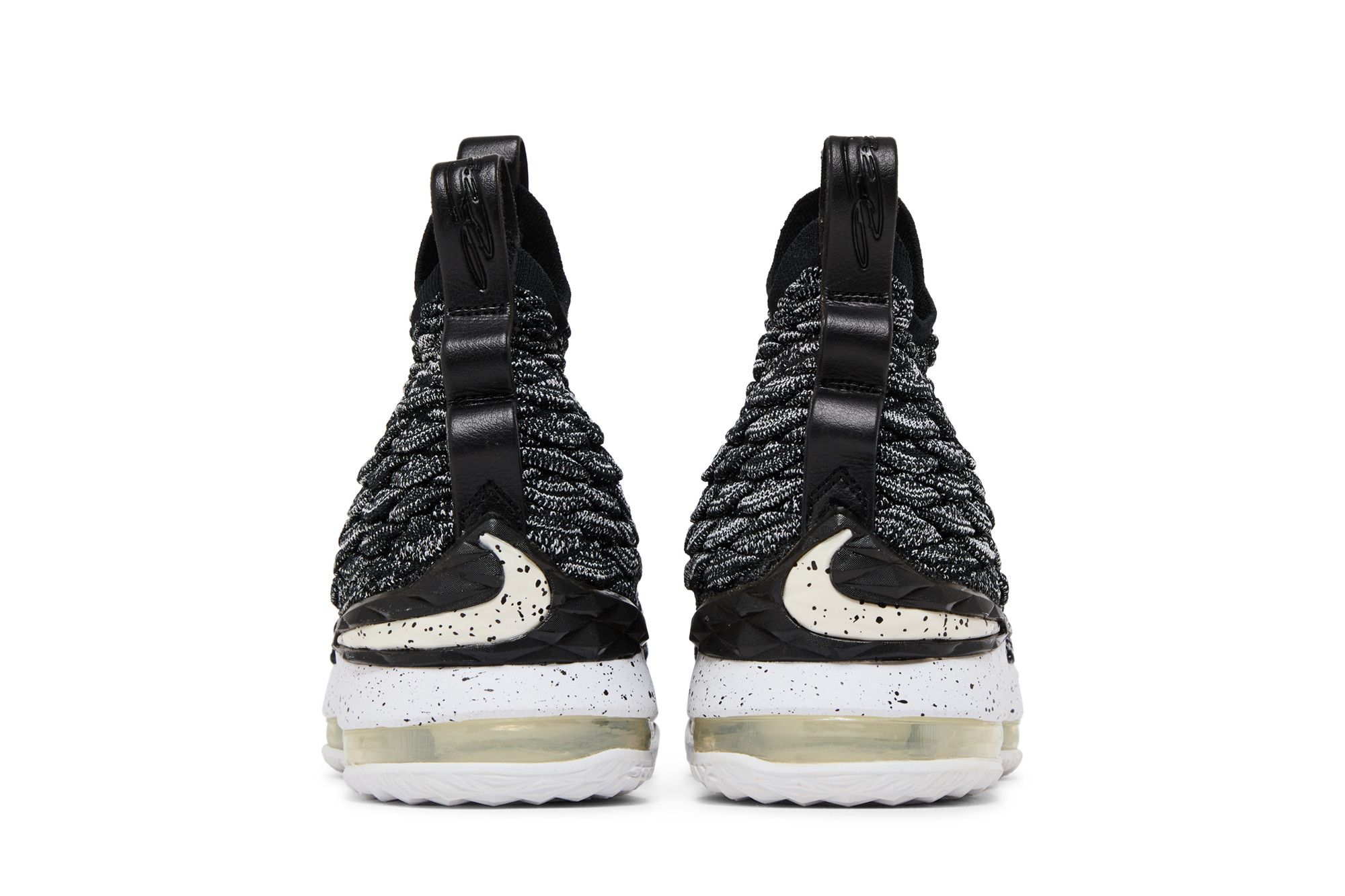Buy LeBron 15 GS Ashes 922811 002 GOAT