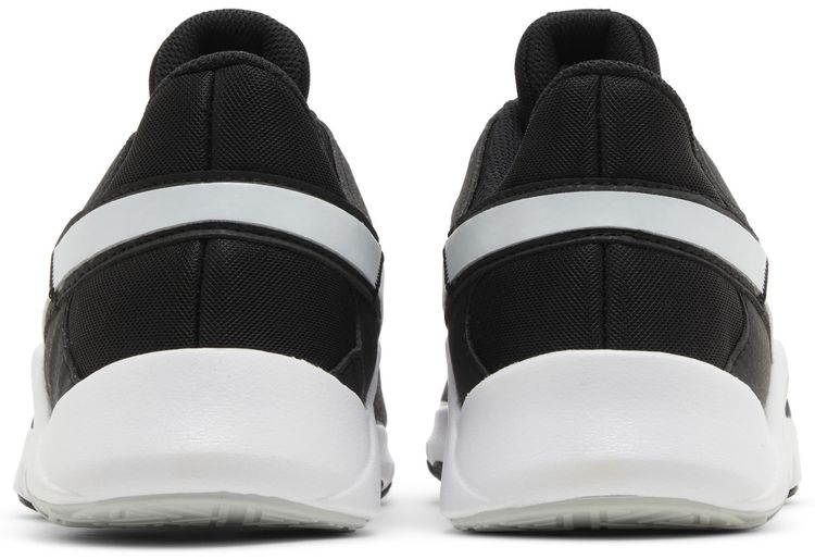 Wmns Legend Essential 2 Black White