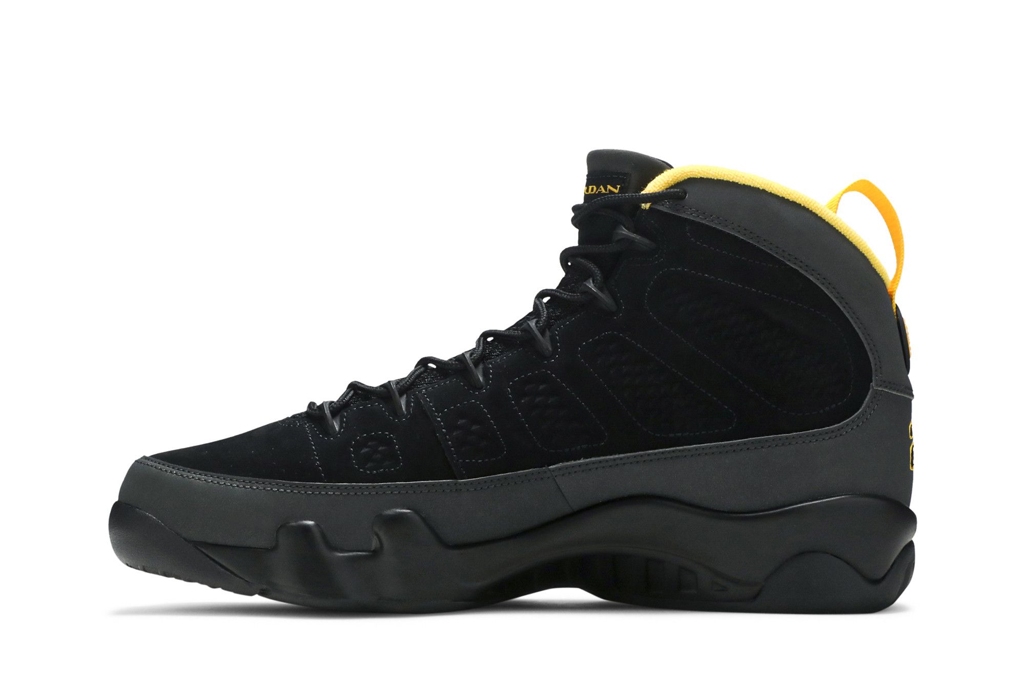 Black jordans retro 9 store