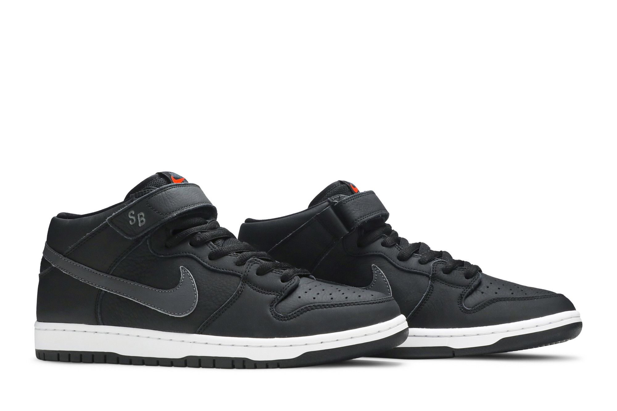 Nike sb orange label dunk mid best sale