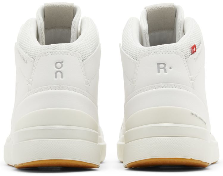 ON The Roger Clubhouse Mid White Sand