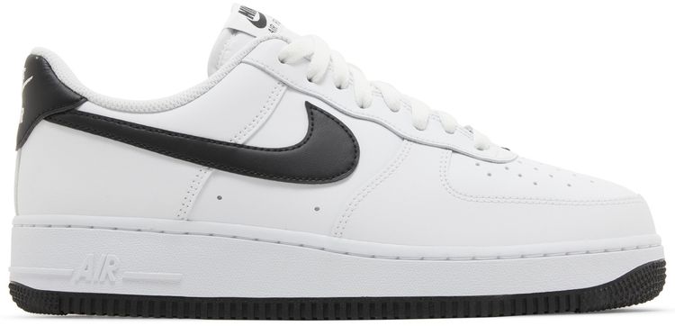 Nike Air Force 1 07 White Black Outsole