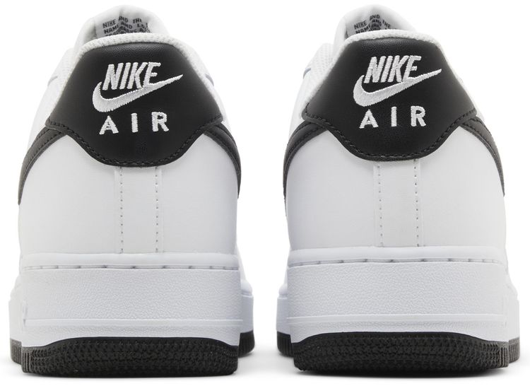 Nike Air Force 1 07 White Black Outsole