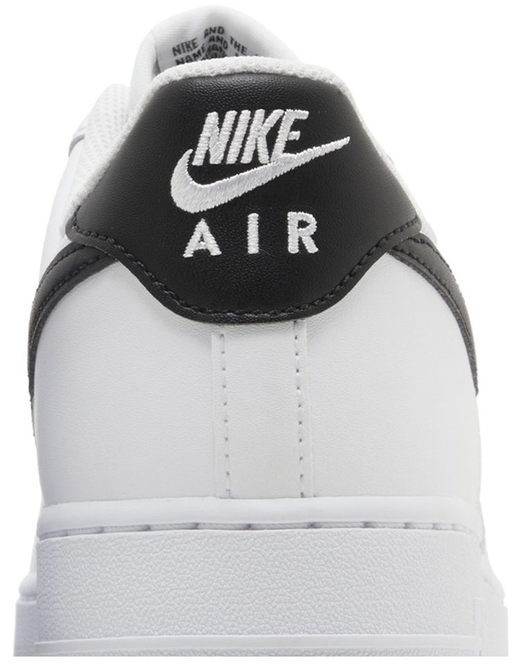 Nike Air Force 1 07 White Black Outsole