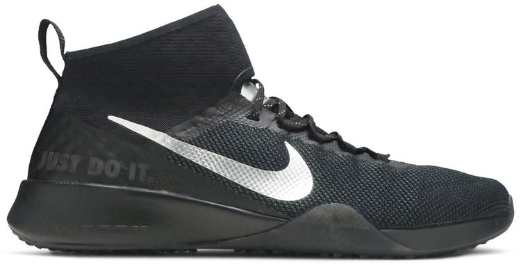 Nike Wmns Air Zoom Strong 2 Selfie Black Chrome