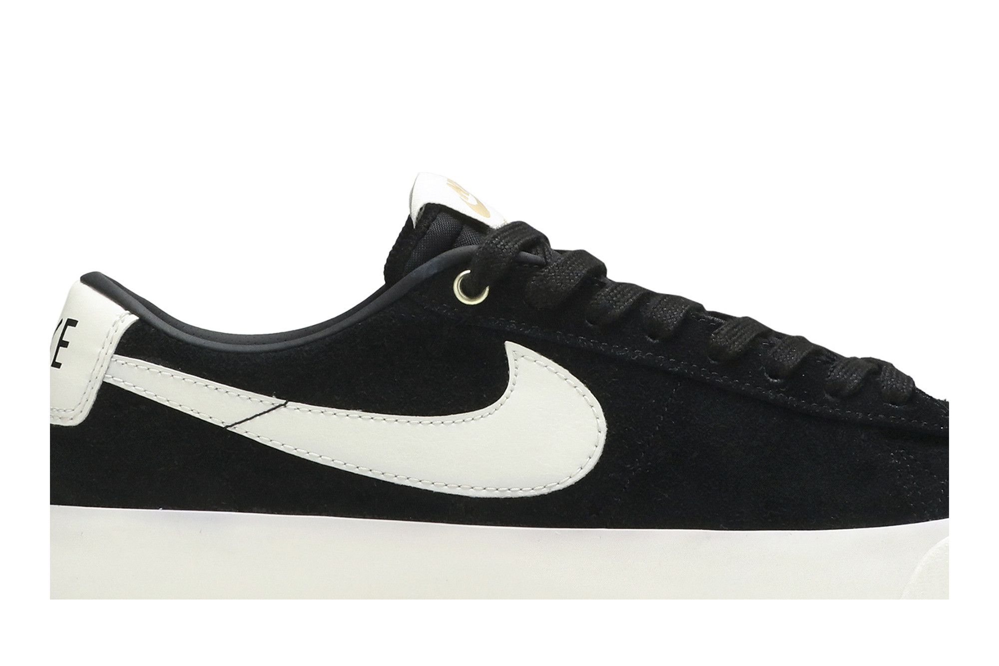 Buy SB Blazer Low GT 704939 001 GOAT CA