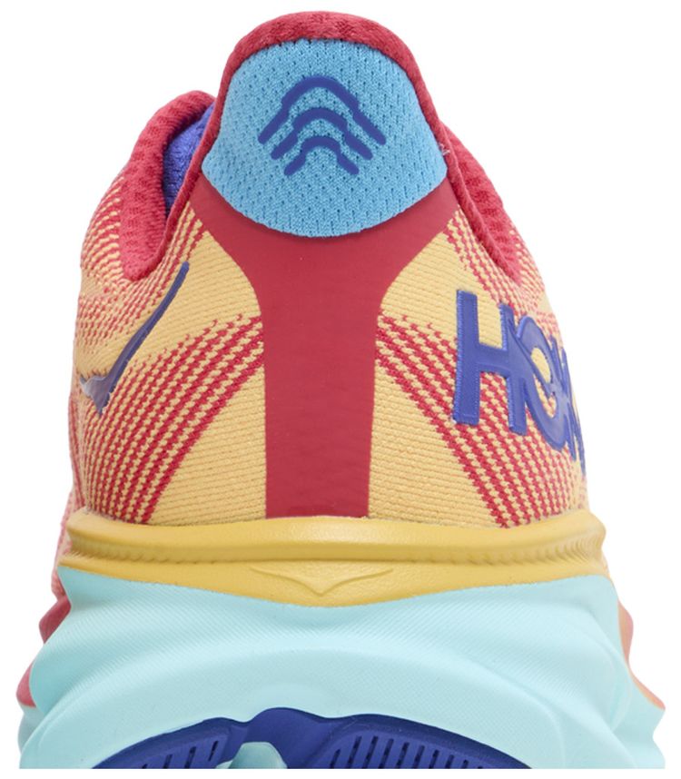 HOKA Clifton 9 Cerise Cloudless
