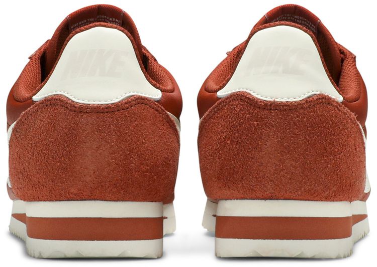 Nike Wmns Classic Cortez Nylon Firewood Orange