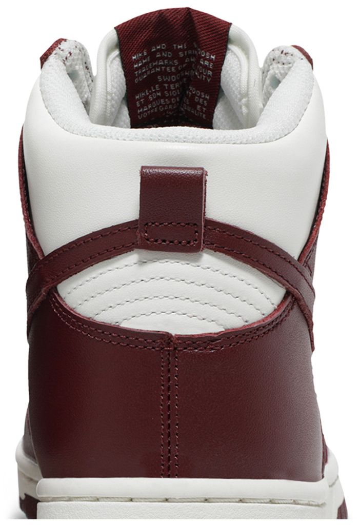 Nike Wmns Dunk High Team Red