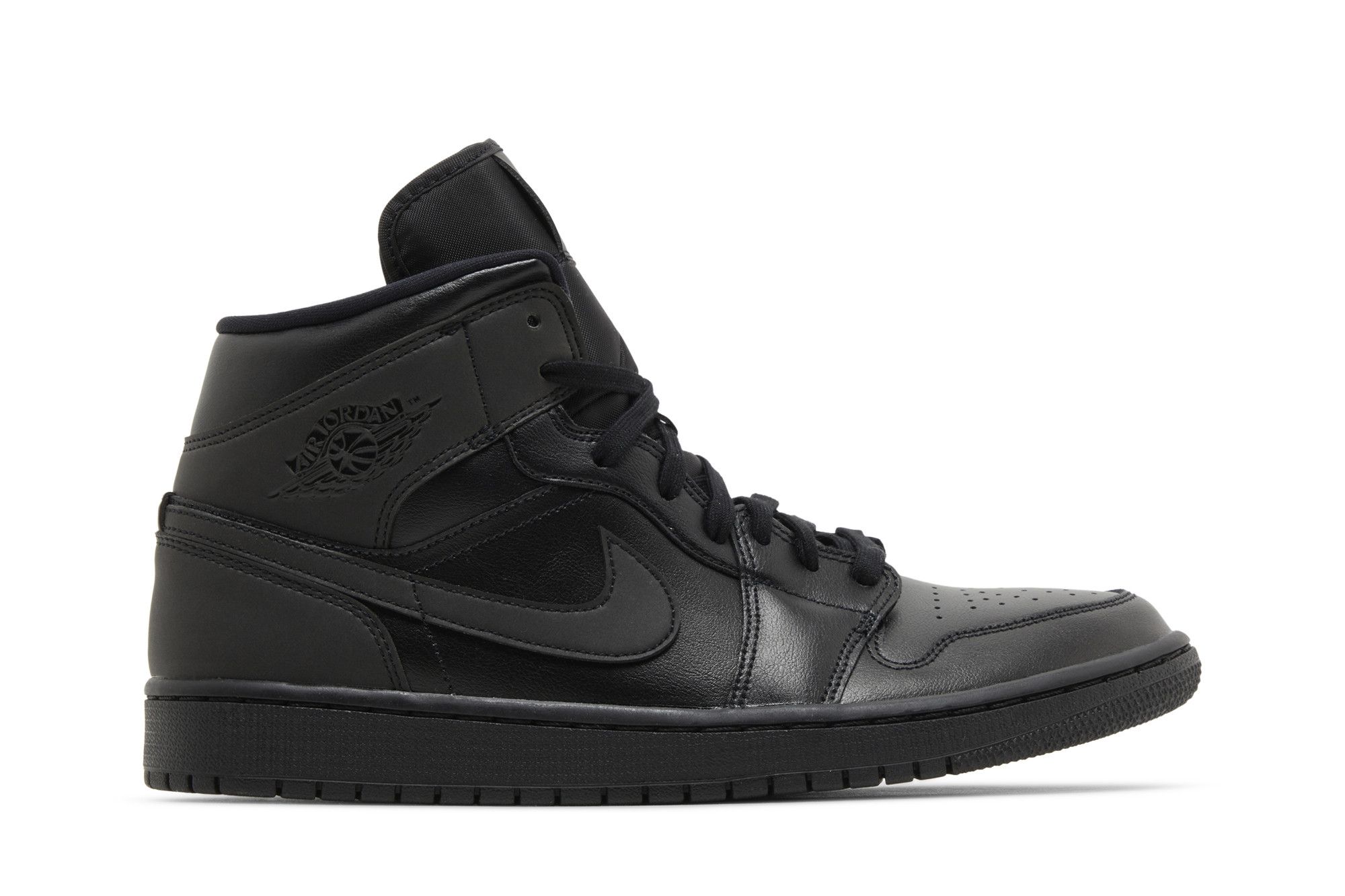 Nike air wild mid triple black 2025