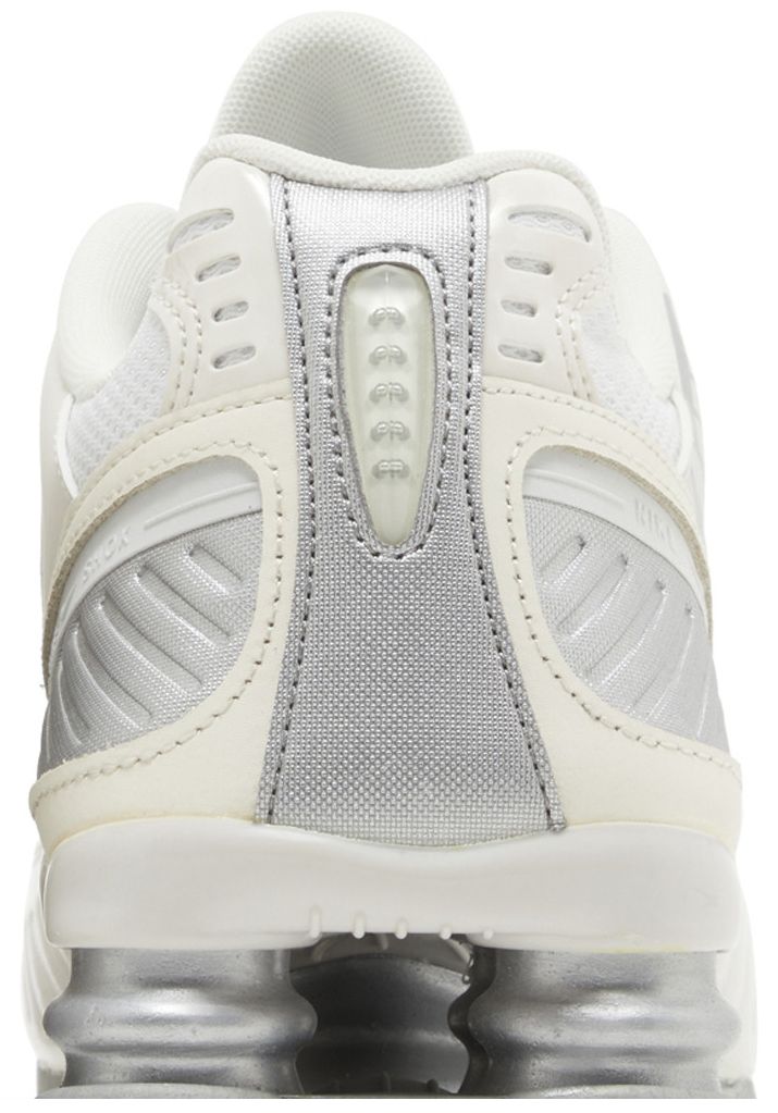 Nike Wmns Shox Enigma Pale Ivory