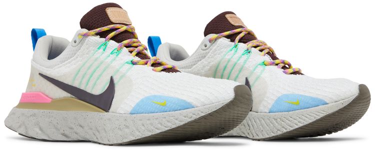 React Infinity Run Flyknit 3 Sail Pinksicle Earth